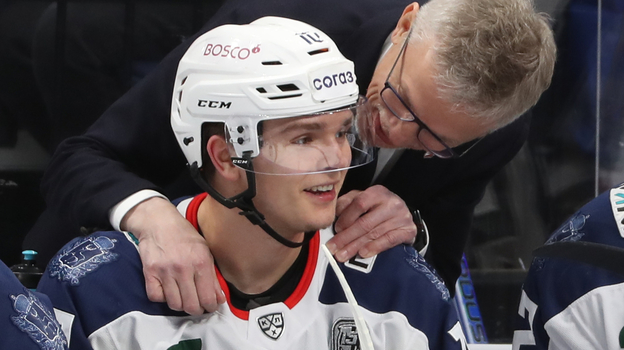 Тренер «Торпедо» Игорь Ларионов.