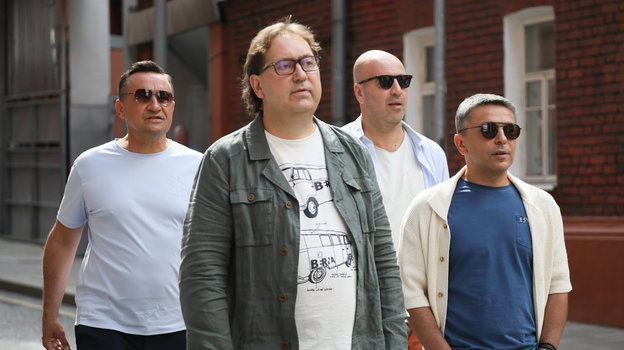 Кадр из фильма «О чем говорят мужчины. Простые удовольствия». Кадр из фильма «О чем говорят мужчины. Простые удовольствия»