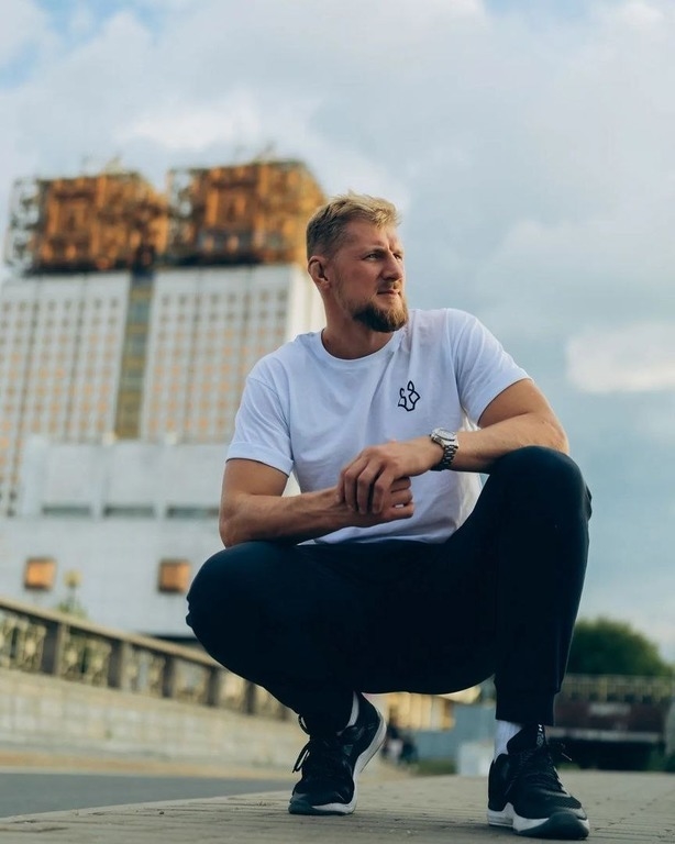 Александр Волков.