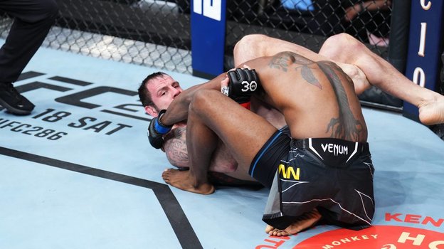 Никита Крылов победил Райана Спэнна.