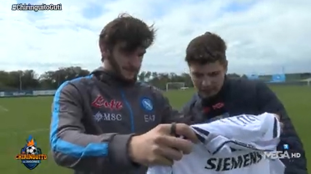 Хвича с футболкой Гути.