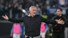 Моуринью снова скандалит в Италии. Португалец ругается с судьями и постит провокационные фото