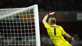 «Арсенал» вылетел, пропустив с центра поля. Рэшфорд — гроза Испании, у Италии шесть четвертьфиналистов