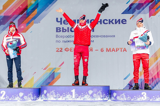 Александр Большунов.