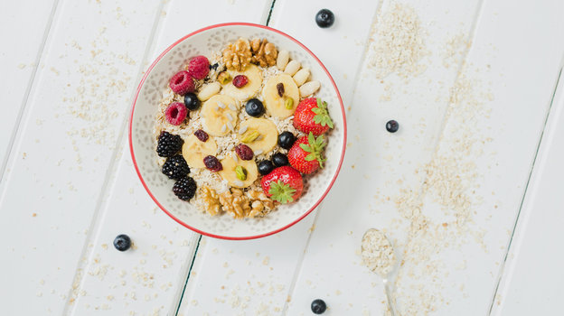 Тарелка с овсянкой. Тарелка с овсянкой