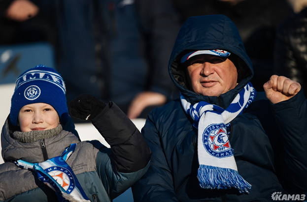 Болельщики на трибуне. Болельщики на трибуне