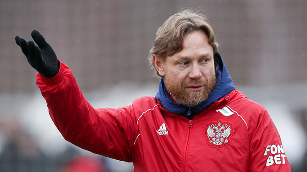 Валерий Карпин.