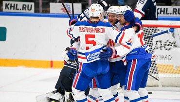 Игроки СКА в матче с «Торпедо».