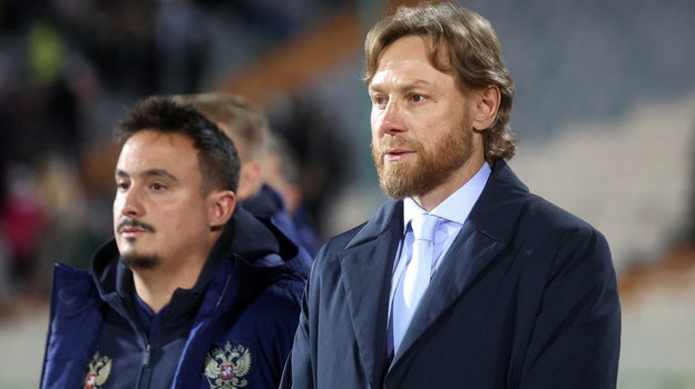 Главный тренер сборной России Валерий Карпин.