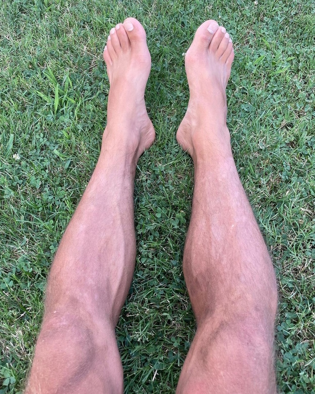 Ноги Мендеса после двух недель диеты.