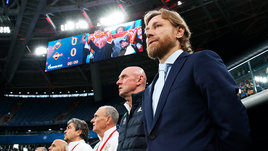 Главный тренер сборной России Валерий Карпин.