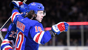 Огненный матч в Нью-Йорке: Панарин забил бывшей команде, а российский новичок повторил клубный рекорд