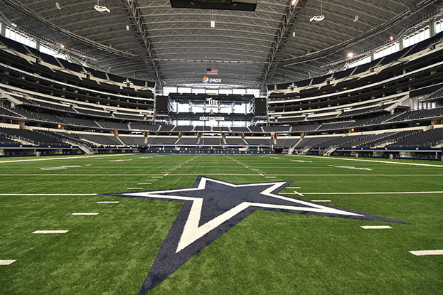Стадион в Далласе. Вид внутри стадиона AT&T Stadium.