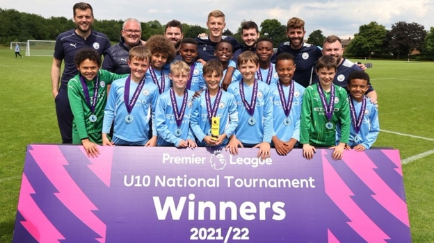 Мухаммад Ибрагимов — четвертый справа, нижний ряд.