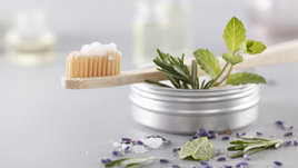 Зубная паста с мятой и солью.