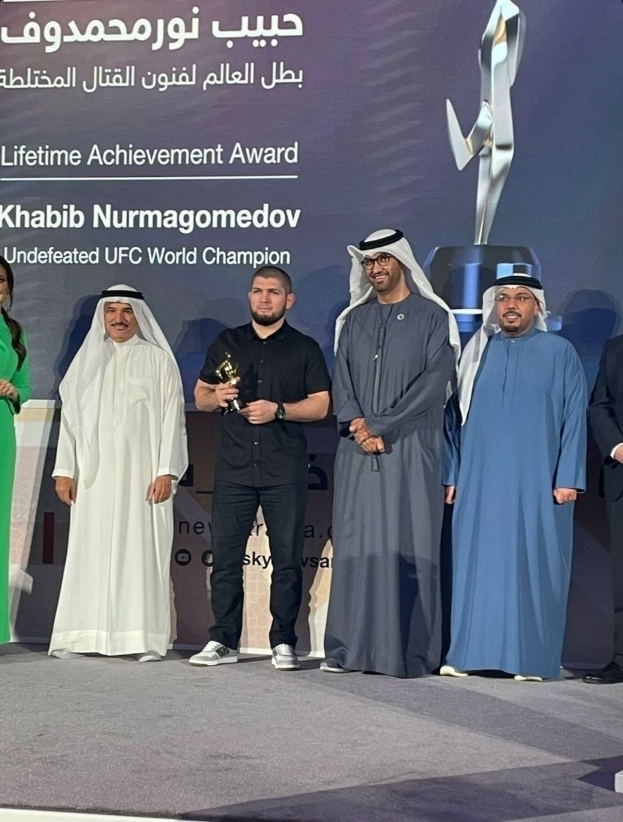 Хабиб Нурмагомедов на церемонии в Абу-Даби.