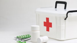 Аптечка с лекарствами.