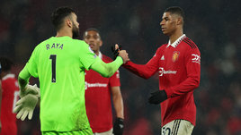 Фанаты едва не сорвали голландское класико, Рэшфорд повторил достижение Ибрагимовича, новая катастрофа Дортмунда