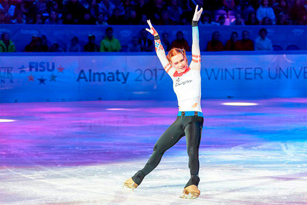 Алена Леонова в образе Харли Квин. Алена Леонова выступает в образе Харли Квин.