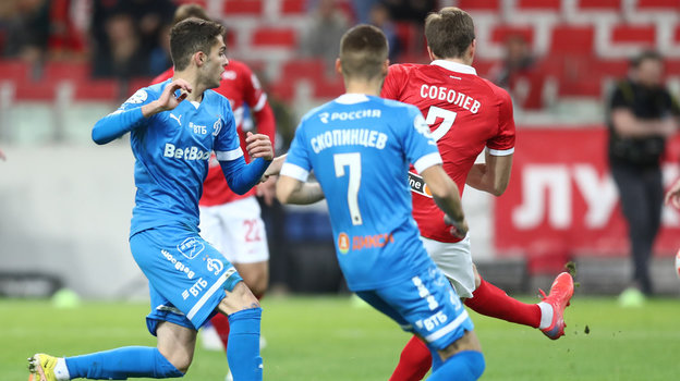 Александр Соболев забивает гол