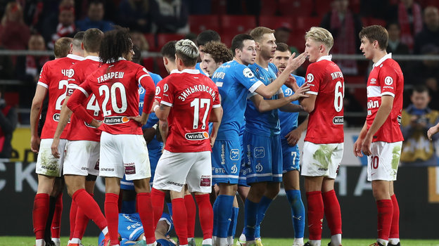 Игроки «Спартака» и «Динамо»