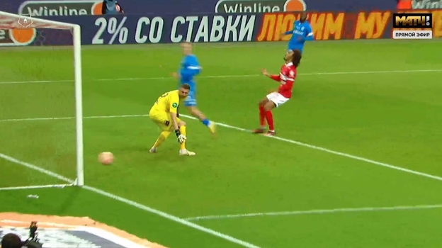 Игровой момент в матче «Спартак» — «Динамо».