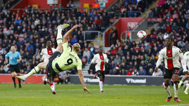 У Холанна — гол-шедевр и новый рекорд, Месси превзошел Роналду, «Реал» проиграл после класико