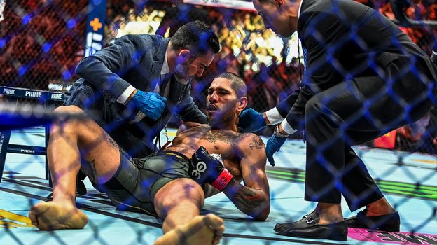 Алекс Перейра после нокаута.