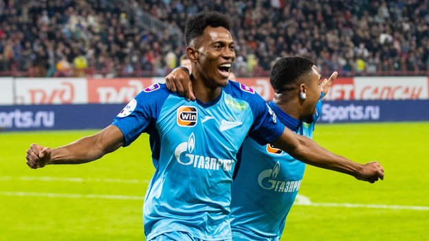 Матео Кассьерра и Малком.