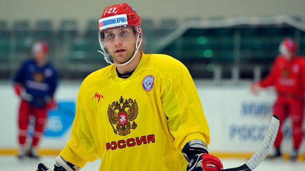 Евгений Бирюков. Хоккеист Евгений Бирюков.