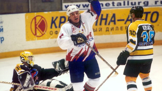 Андрей Разин в составе «Металлурга» в 2001 году.