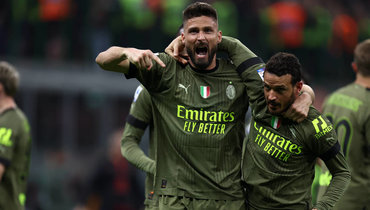 Оливье Жиру («Милан») в матче с «Эмполи».