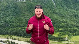 Как тяж Пономарев избил четырех самокатчиков в Москве. Они проехали ему по ногам и не извинились