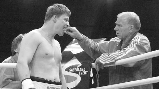 Александр Поветкин и Валерий Белов. Боксер Александр Поветкин и тренер Валерий Белов.