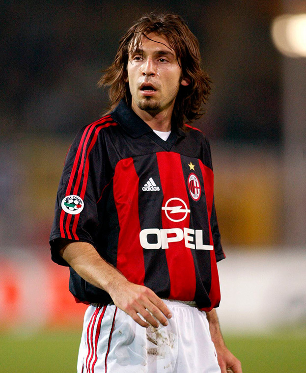 Андреа Пирло в футболке «Милана». Андреа Пирло в футболке «Милана».