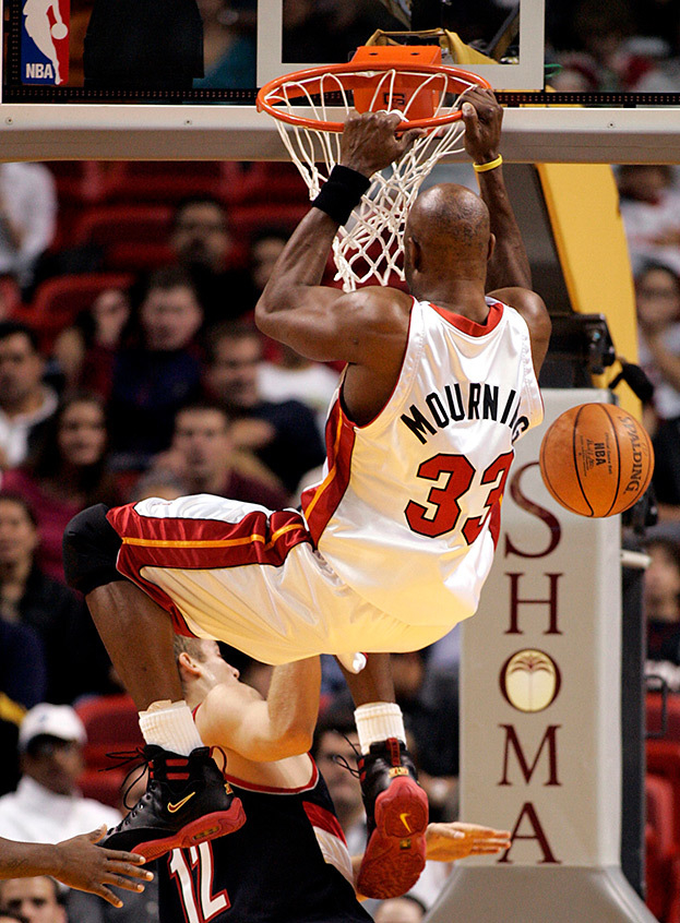 Сергей Моня неудачно блокирует соперника в матче за «Портленд». Сергей Моня неудачно блокирует соперника в матче за «Портленд».