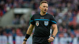 Польские судьи в центре пьяного скандала. Арбитра ФИФА подставили в Греции?