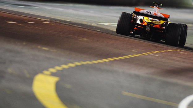 Нельсон Пике-младший. Болид гонщика Нельсона Пике-младшего.