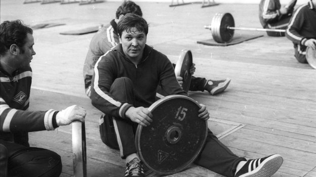 Александр Мальцев в тренажерном зале. Александр Мальцев в тренажерном зале