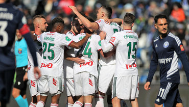 Радость футболистов «Локомотива».