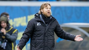 Валерий Карпин.