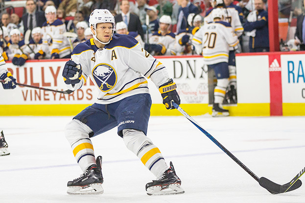 Хоккеист Кайл Окпосо.