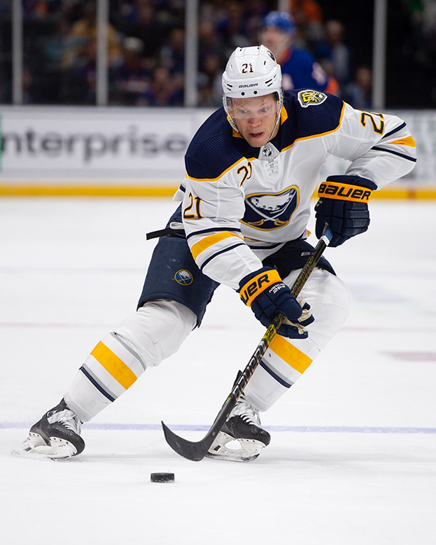 Кайл Окпосо. Хоккеист Кайл Окпосо.