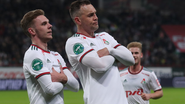 Максим Глушенков (слева) и Артем Дзюба. Футболисты Максим Глушенков и Артем Дзюба