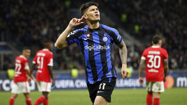 Футболист Хоакин Корреа празднует гол