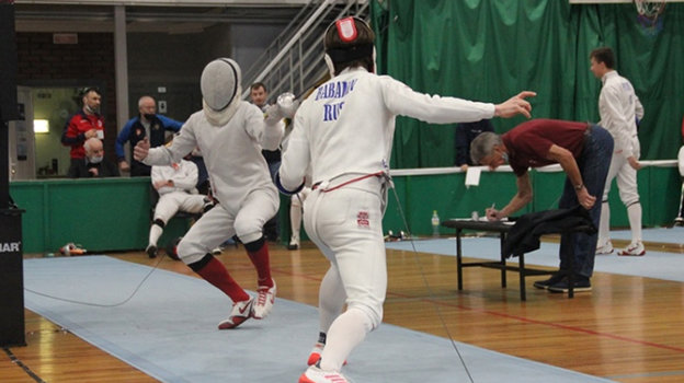 Участники соревнований по фехтованию