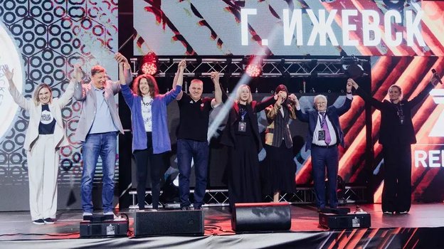 Звезды баскетбола на суперфинале Школьной баскетбольной лиги «КЭС-БАСКЕТ».