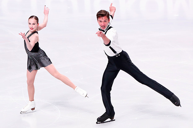 Юлия Артемьева и Михаил Назарычев. Фигуристы Юлия Артемьева и Михаил Назарычев.