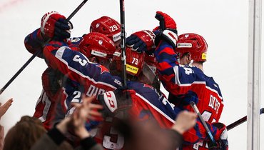 Игроки ЦСКА в матче с «Ак Барсом».