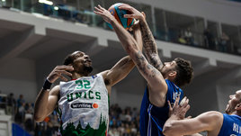 «Зенит» мощно отвечает УНИКСу. В обоих полуфиналах Единой лиги равный счет